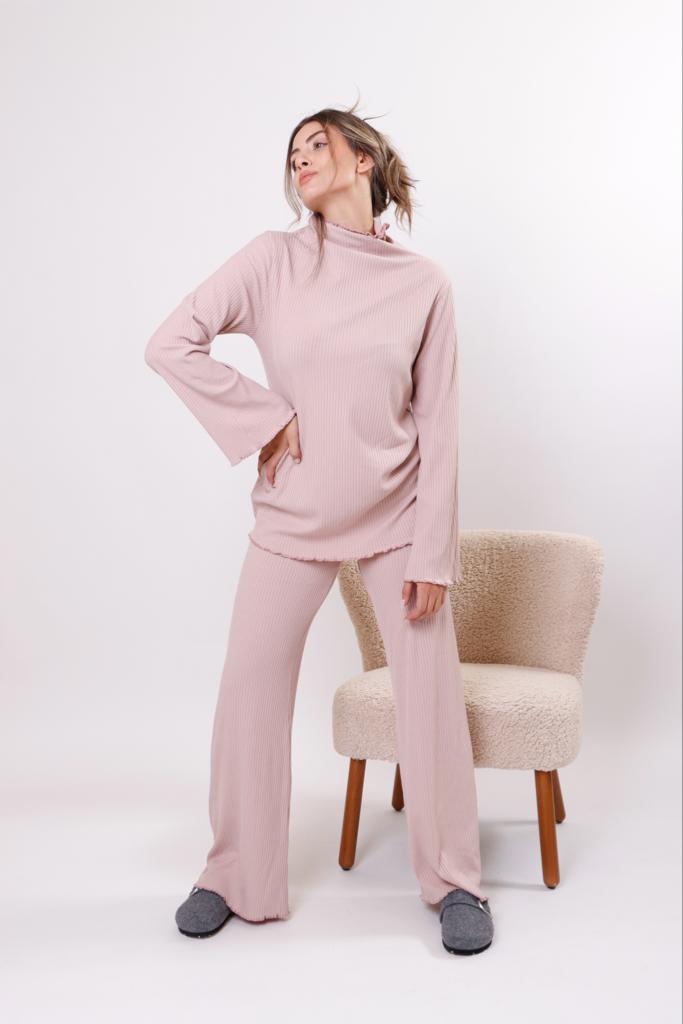 Light pink knitted set